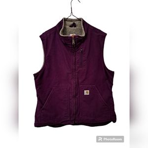 Ladies Carhartt fleece lined vest. Sz L in plum.